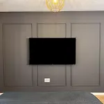 Cozy Velvet Noir, Modern & Luxury Apt, Parking