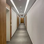 Cozy Velvet Noir, Modern & Luxury Apt, Parking *