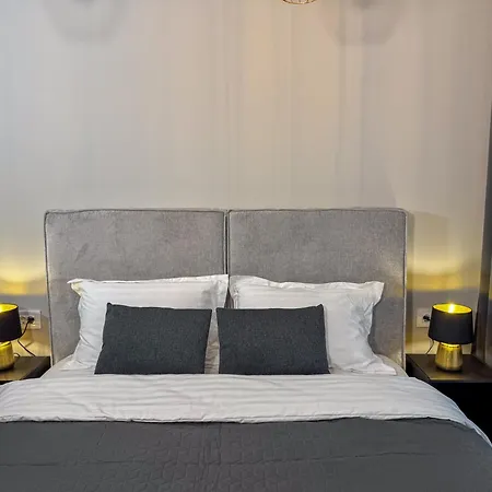 Cozy Velvet Noir, Modern & Luxury Apt, Parking Apartament Braszów