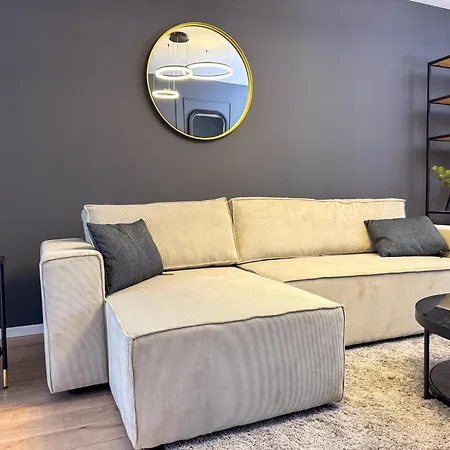 Cozy Velvet Noir, Modern & Luxury Apt, Parking Braszów