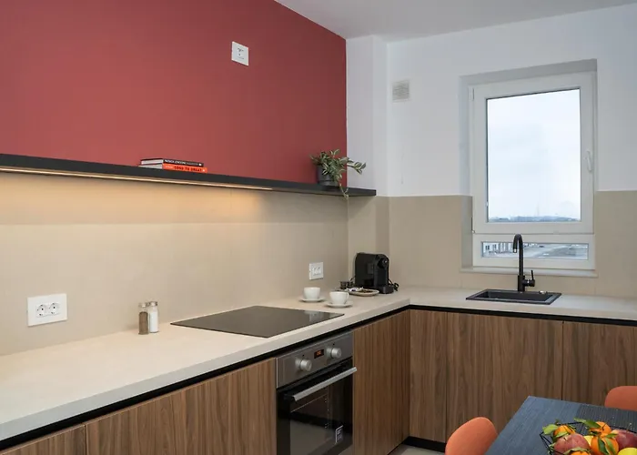 Cozy Velvet Noir, Modern & Luxury Apt, Parking Apartment *