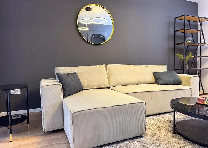 Cozy Velvet Noir, Modern & Luxury Apt, Parking Braszów